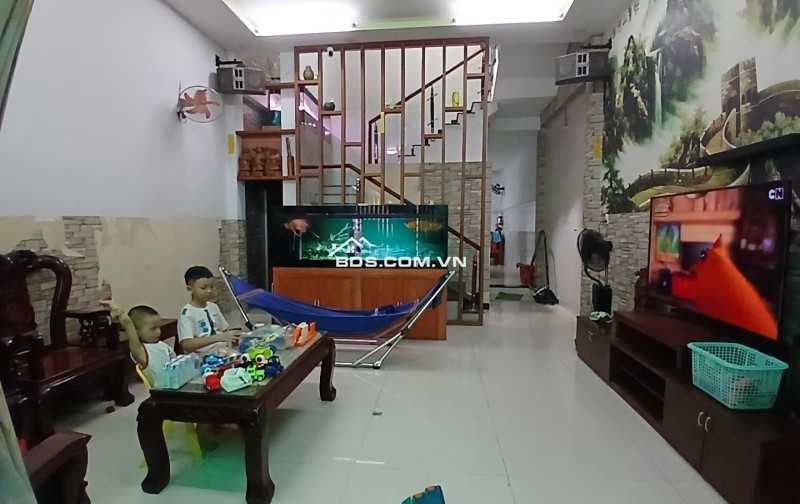 Bán nhà 3 tầng, 3PN Trần Thị Điệu, Phước Long, TP HCM. DT 95m2, SH, giá 7.35 tỷ. LH 0933125879